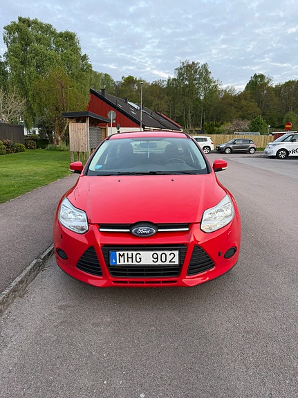 Ford Focus 2 of 6