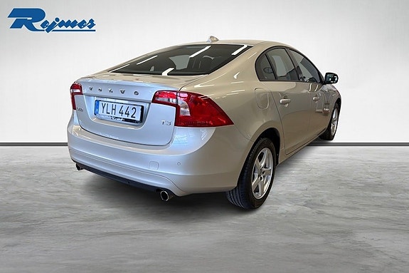 Volvo S60 18 of 19