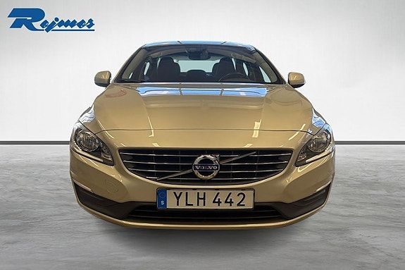 Volvo S60 5 of 5