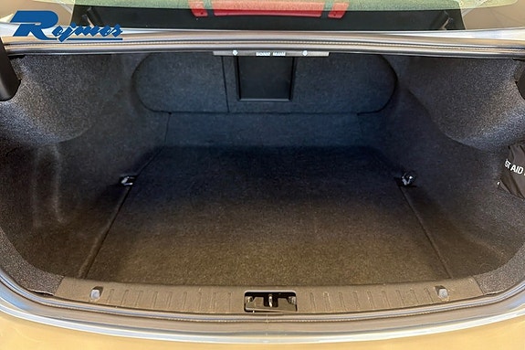 Volvo S60 15 of 19