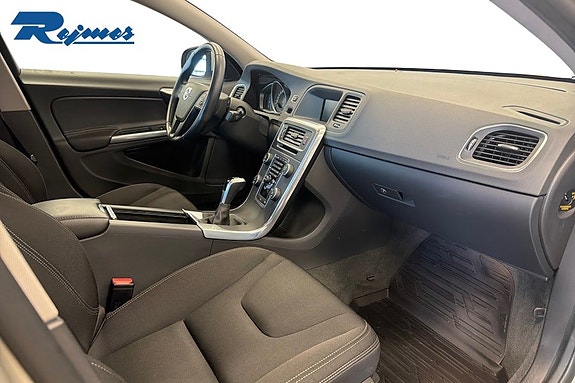 Volvo S60 12 of 19
