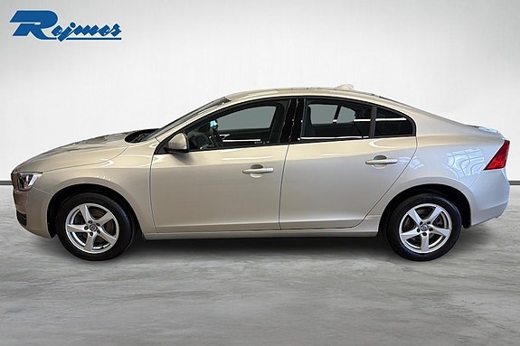 Volvo S60 3 of 5