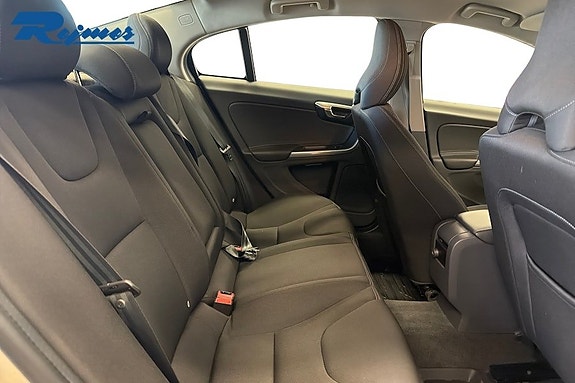 Volvo S60 14 of 19