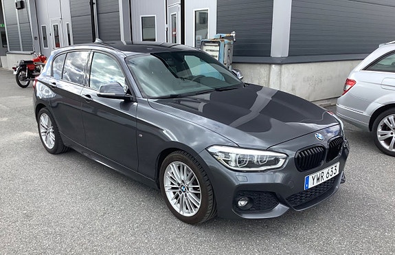 BMW 120 3 of 5