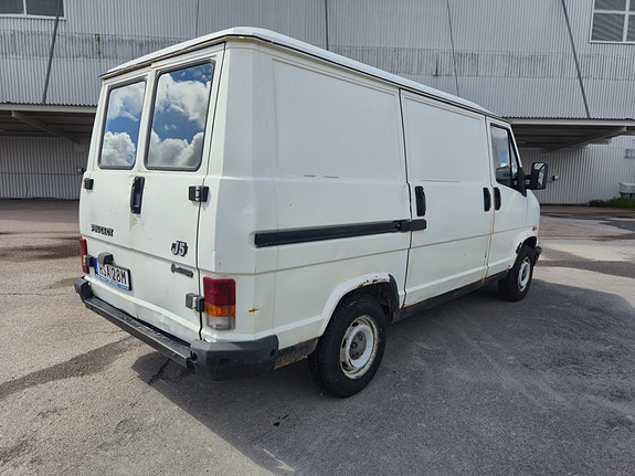 Peugeot J5 5 of 5