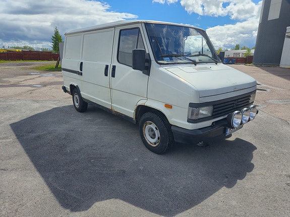 Peugeot J5 3 of 5