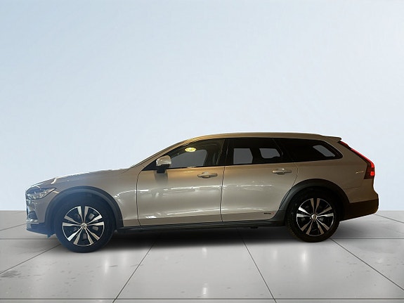Volvo V90 Cross Country 4 of 5