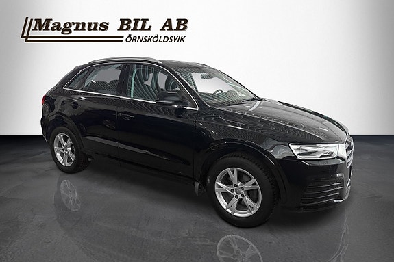Audi Q3 2 of 5