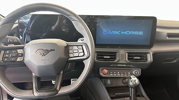 Ford Mustang 4 of 5