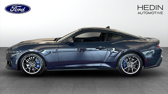 Ford Mustang 6 of 9