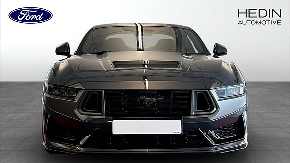 Ford Mustang 8 of 9