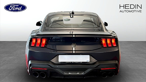 Ford Mustang 7 of 9