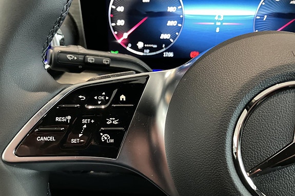 Mercedes-Benz V300 d 21 of 24