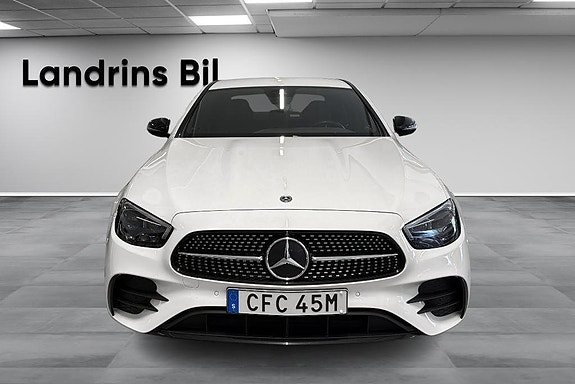Mercedes-Benz E220 d 2 of 5