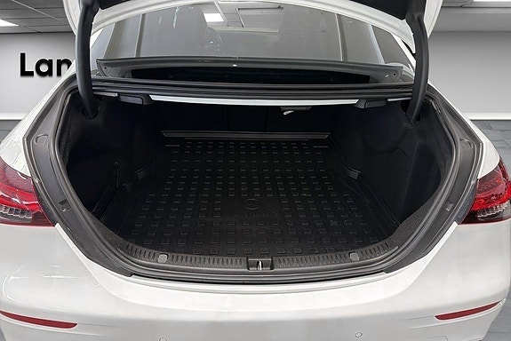 Mercedes-Benz E220 d 14 of 14