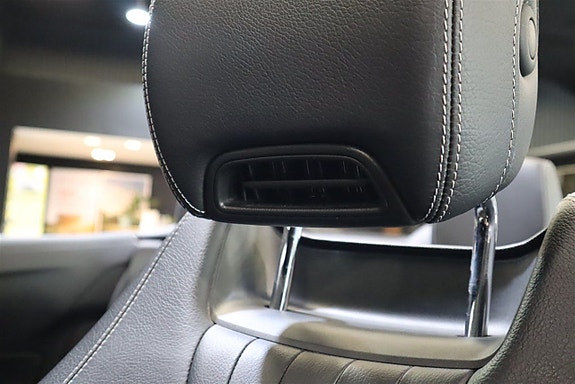 Mercedes-Benz E200 22 of 27