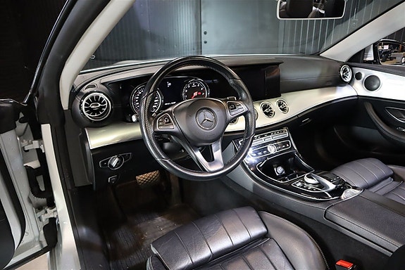 Mercedes-Benz E200 12 of 27