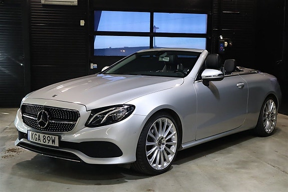 Mercedes-Benz E200 2 of 5