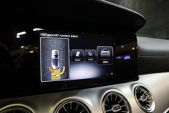 Mercedes-Benz E200 14 of 27