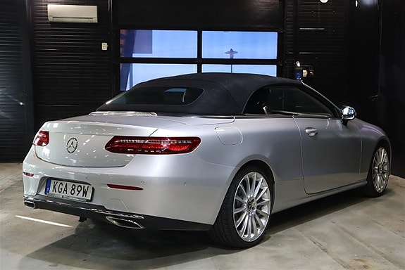 Mercedes-Benz E200 7 of 27