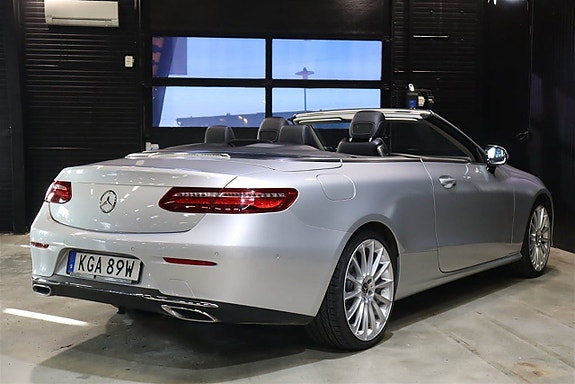 Mercedes-Benz E200 10 of 27