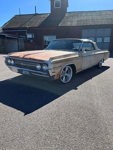 Oldsmobile Dynamic 88 3 of 9