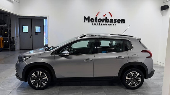 Peugeot 2008 2 of 5