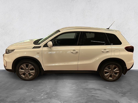 Suzuki Vitara 2 of 18