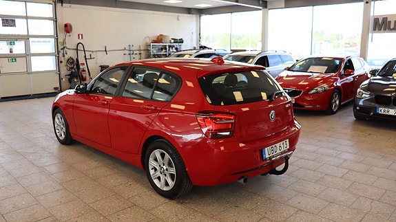 BMW 120d 4 of 5