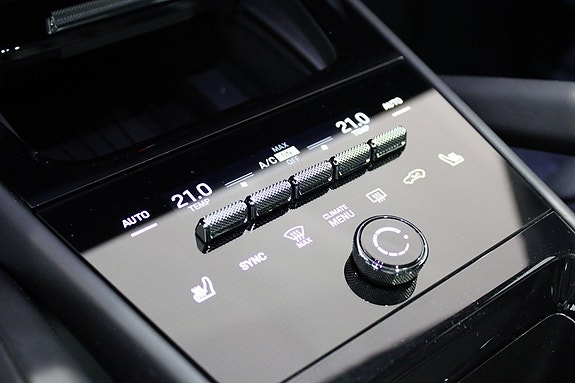Porsche Cayenne 24 of 27