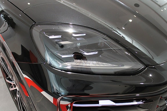 Porsche Cayenne 6 of 27