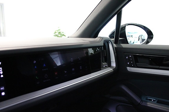 Porsche Cayenne 22 of 27