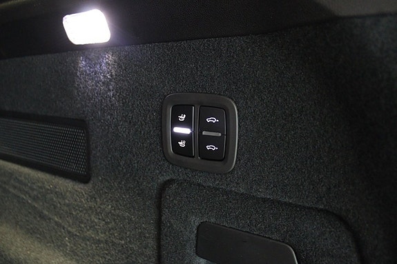 Porsche Cayenne 11 of 27