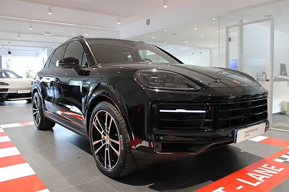 Porsche Cayenne 5 of 5