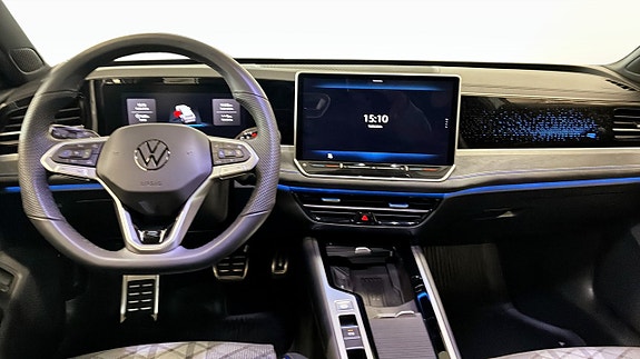 Volkswagen Passat 10 of 12