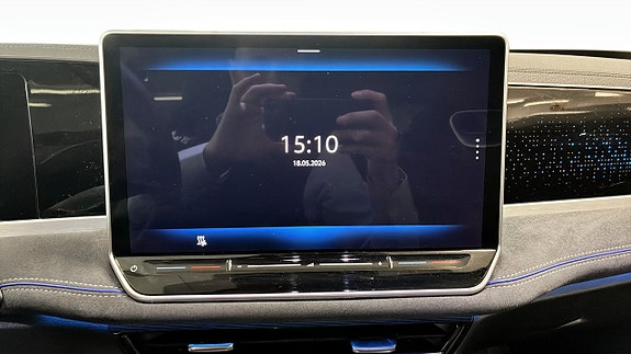 Volkswagen Passat 9 of 12
