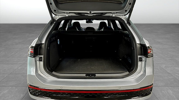 Volkswagen Passat 12 of 12