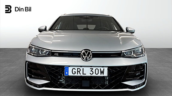 Volkswagen Passat 4 of 12