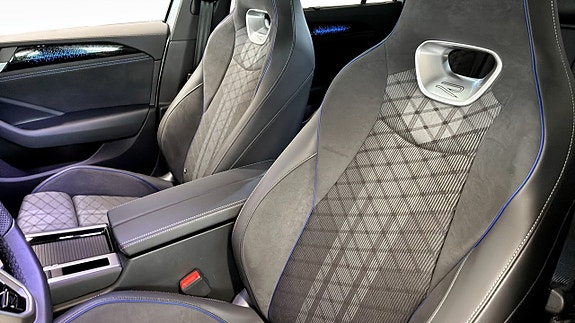 Volkswagen Passat 8 of 12
