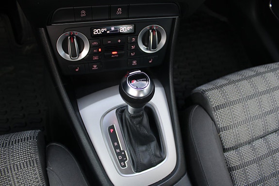 Audi Q3 12 of 15