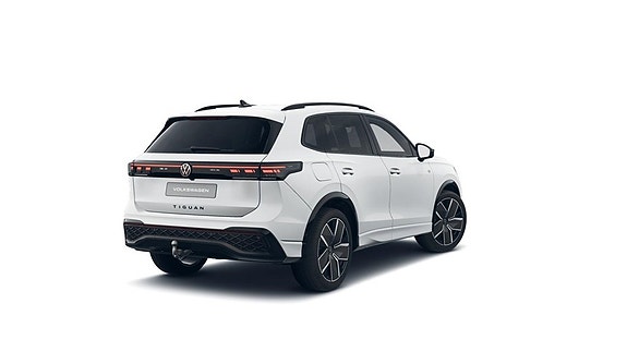 Volkswagen Tiguan 3 of 5