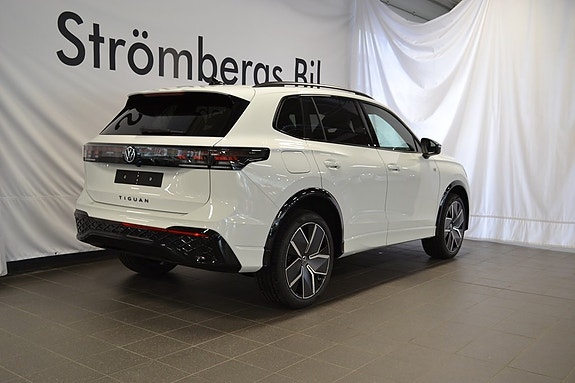 Volkswagen Tiguan 3 of 10