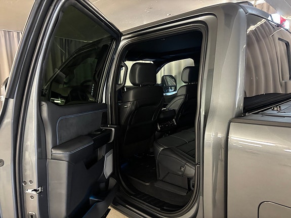 Ford F-250 9 of 27