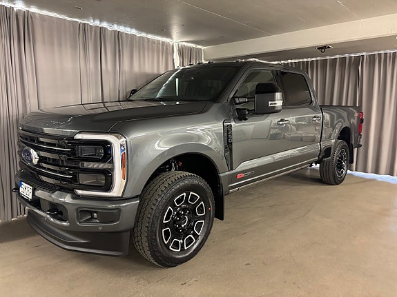 Ford F-250 3 of 5