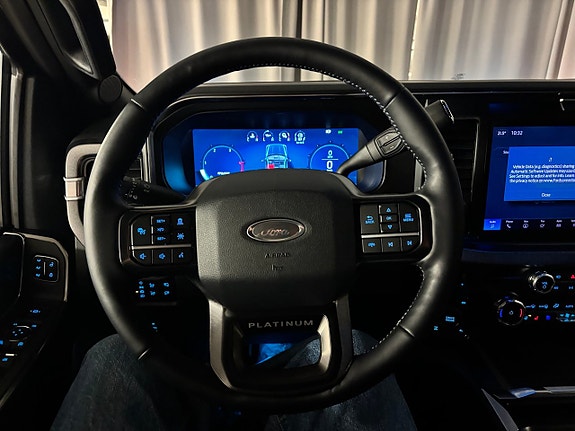Ford F-250 21 of 27
