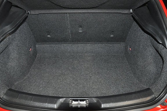 Volvo V40 11 of 14