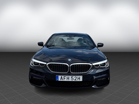 BMW 530i 2 of 5