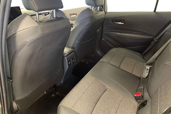 Toyota Corolla 13 of 19