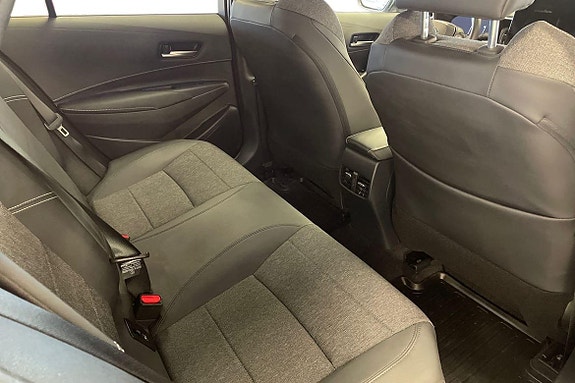 Toyota Corolla 9 of 19