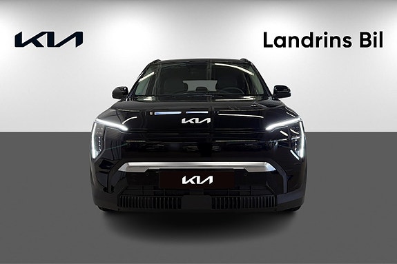 Kia EV3 2 of 5